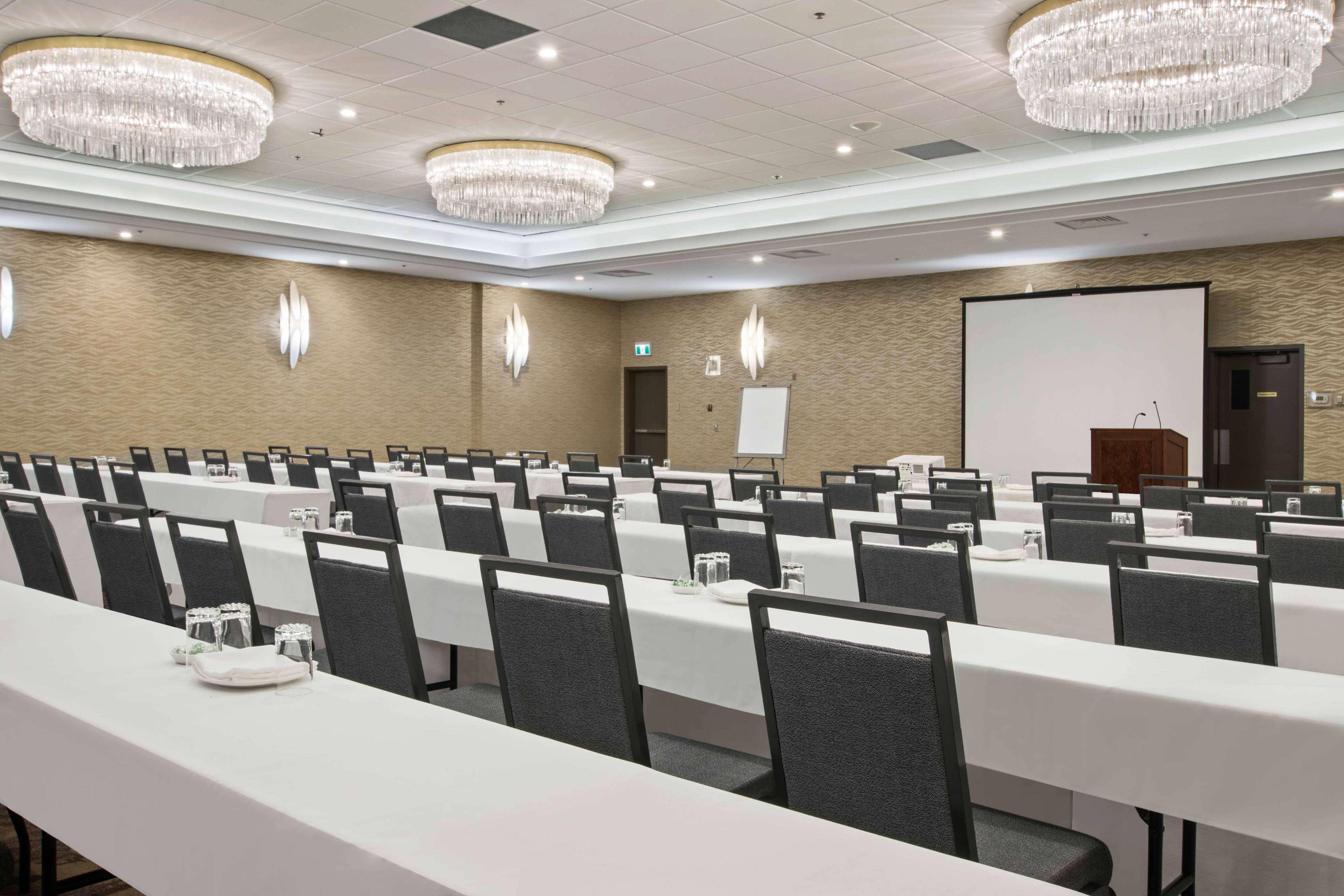 Best Western Premier Calgary Plaza Hotel & Conference Centre Eksteriør bilde