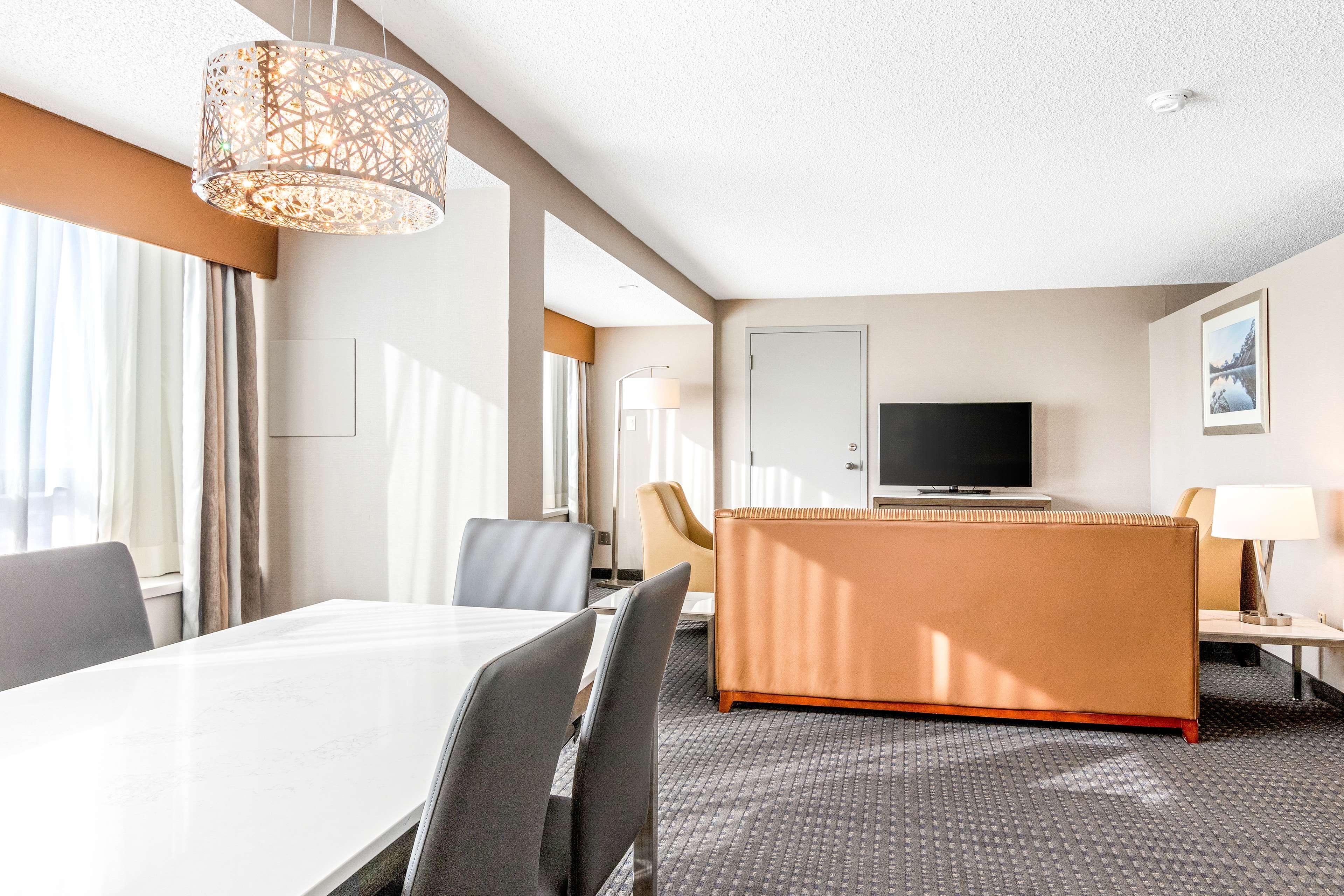 Best Western Premier Calgary Plaza Hotel & Conference Centre Eksteriør bilde